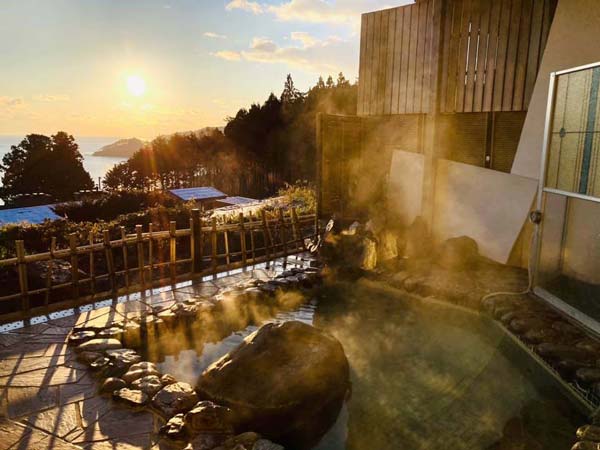 太平洋を望む絶景の露天風呂